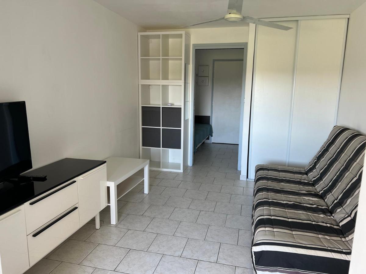 Joli Studio Tres Clair A Proximite Mer Pour 3 Personnes La Londe-les-Maures Zewnętrze zdjęcie