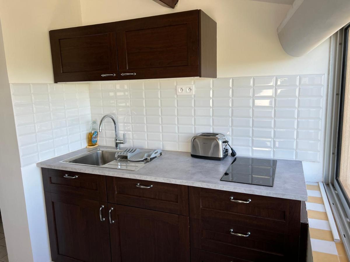 Joli Studio Tres Clair A Proximite Mer Pour 3 Personnes La Londe-les-Maures Zewnętrze zdjęcie