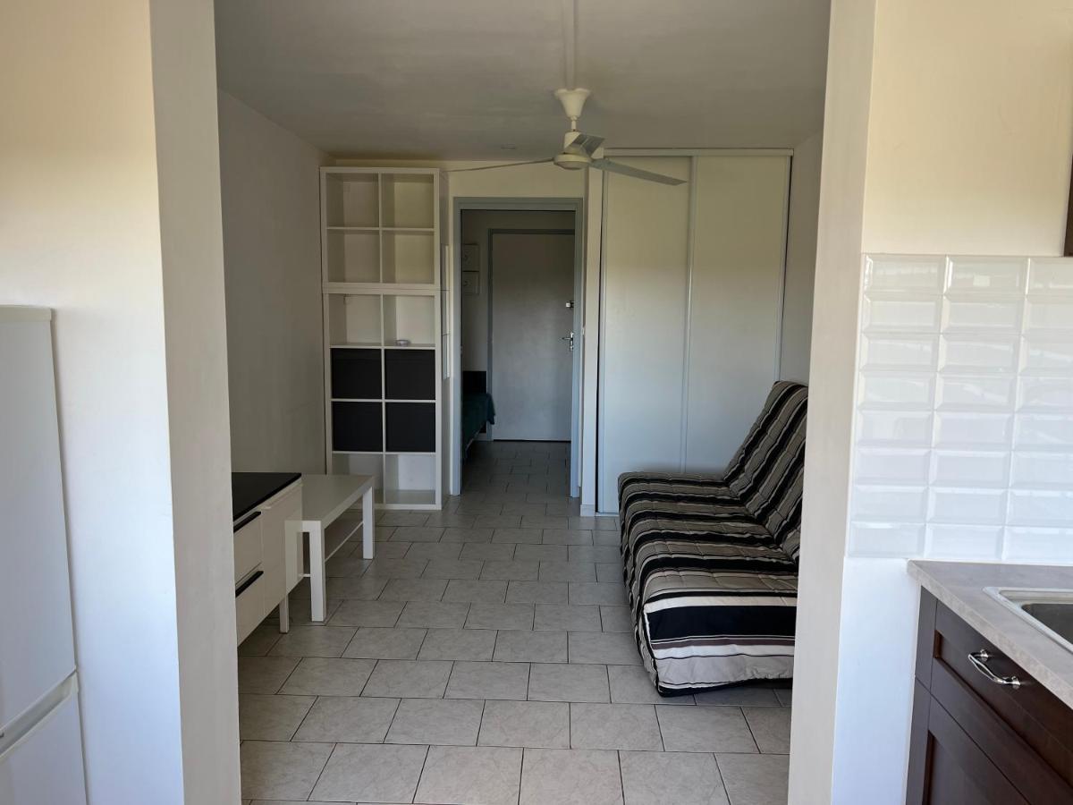 Joli Studio Tres Clair A Proximite Mer Pour 3 Personnes La Londe-les-Maures Zewnętrze zdjęcie