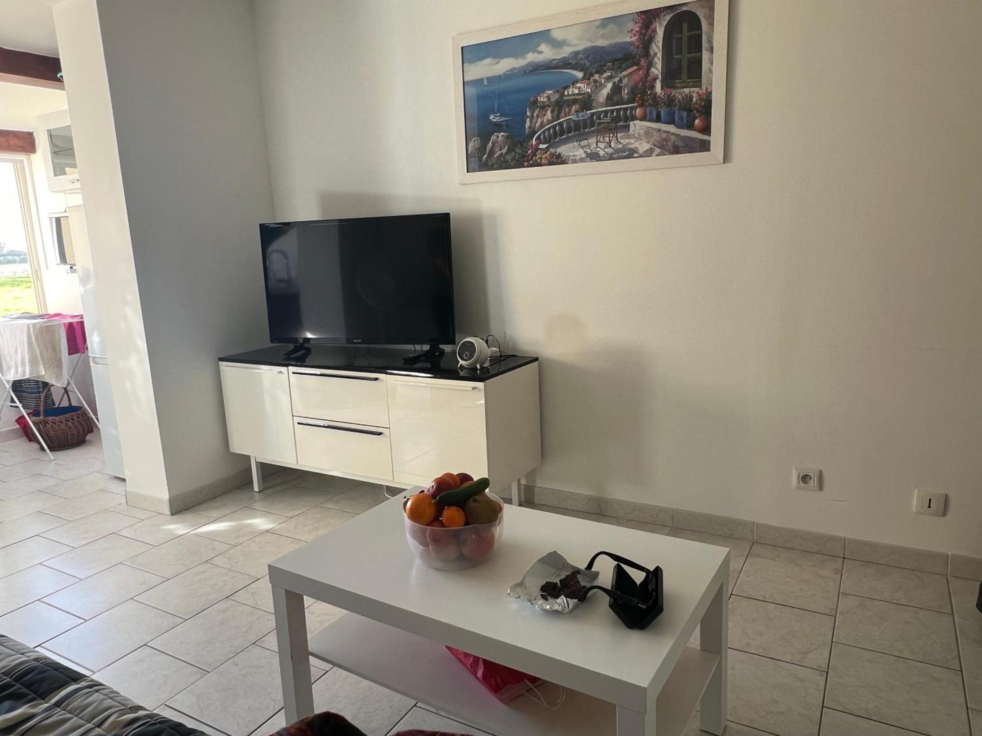 Joli Studio Tres Clair A Proximite Mer Pour 3 Personnes La Londe-les-Maures Zewnętrze zdjęcie