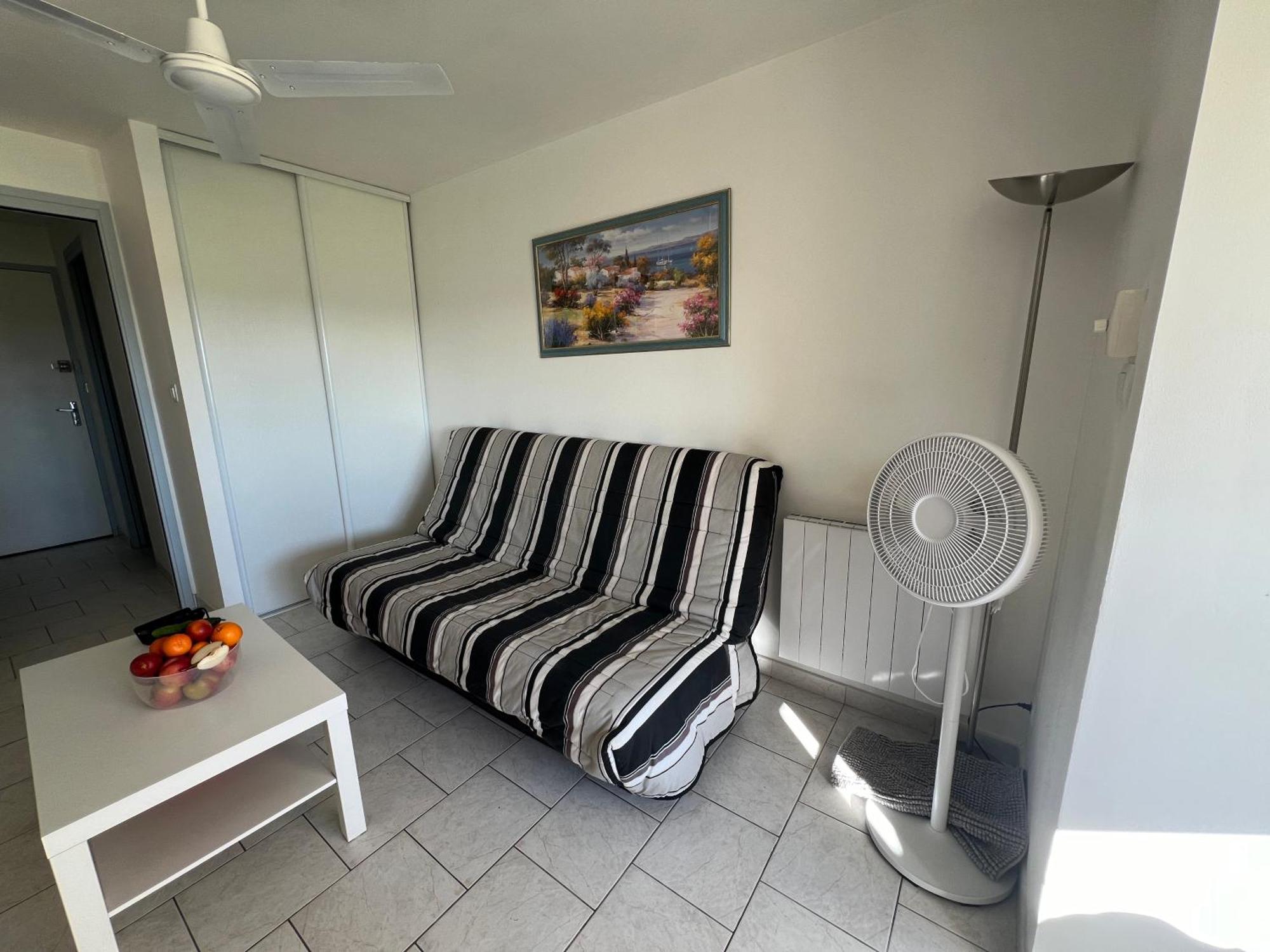 Joli Studio Tres Clair A Proximite Mer Pour 3 Personnes La Londe-les-Maures Zewnętrze zdjęcie