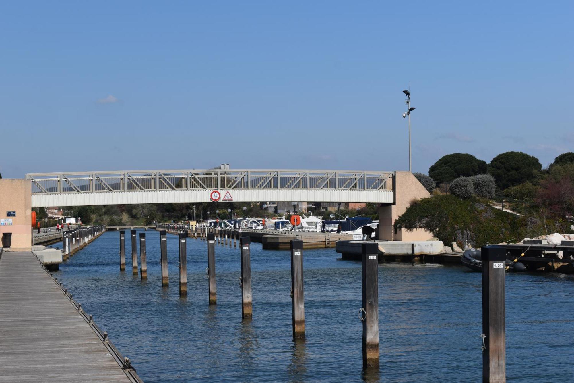 Joli Studio Tres Clair A Proximite Mer Pour 3 Personnes La Londe-les-Maures Zewnętrze zdjęcie