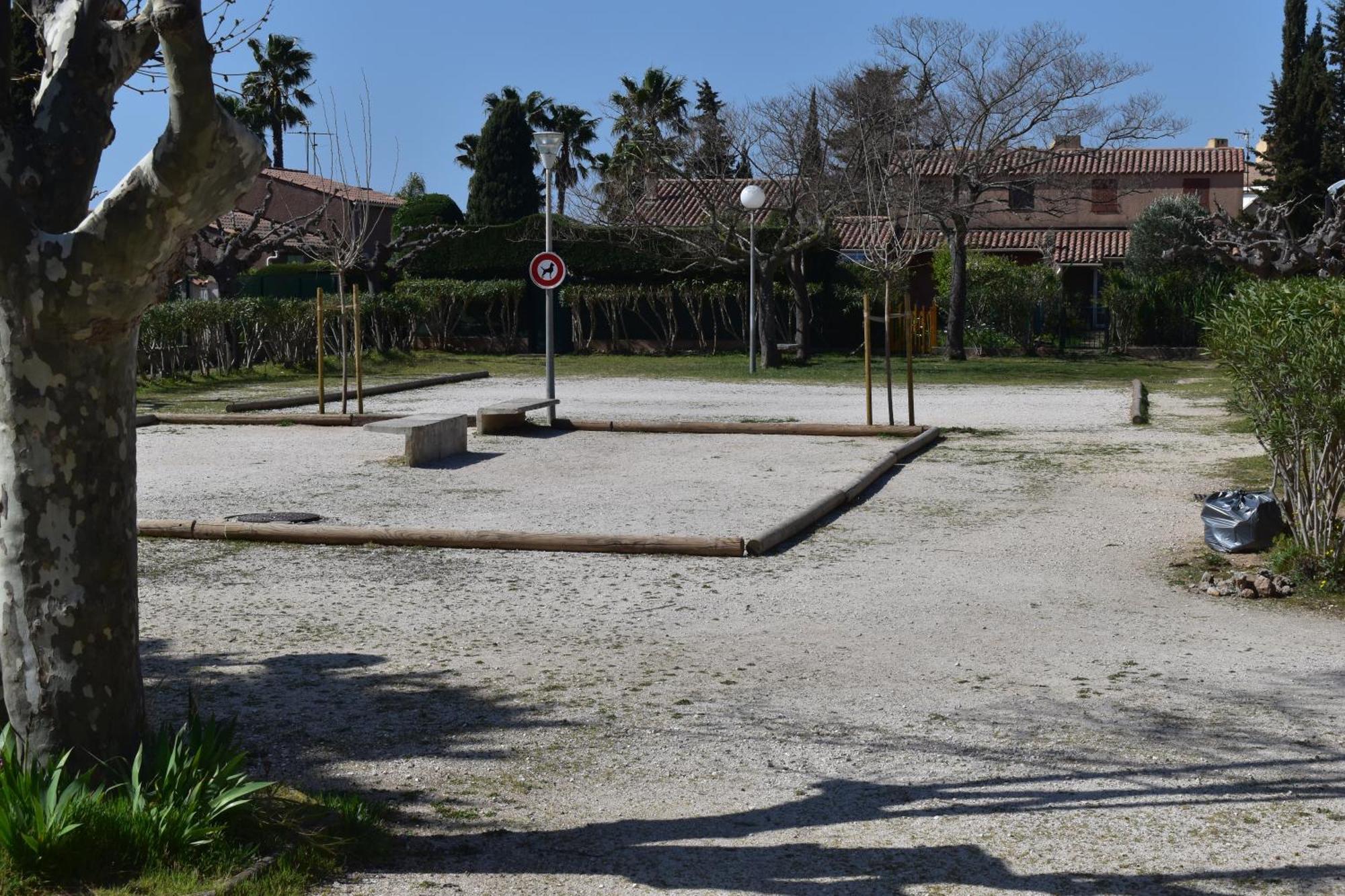 Joli Studio Tres Clair A Proximite Mer Pour 3 Personnes La Londe-les-Maures Zewnętrze zdjęcie